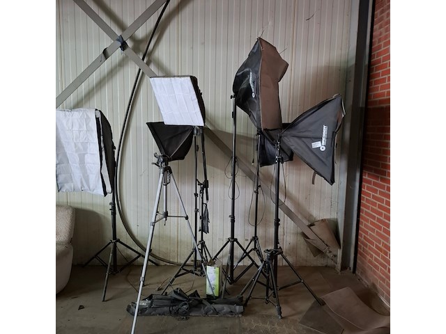 6x diverse studio lamp o.a. bresser - afbeelding 1 van  7