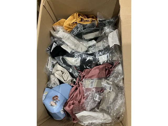 6x dozen kleding en accessoires - afbeelding 3 van  8