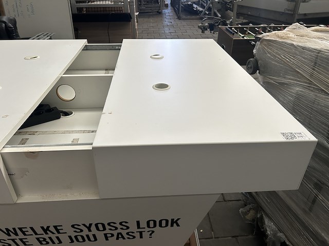 6x flightcase met designtafel 119x119x115 - afbeelding 3 van  6