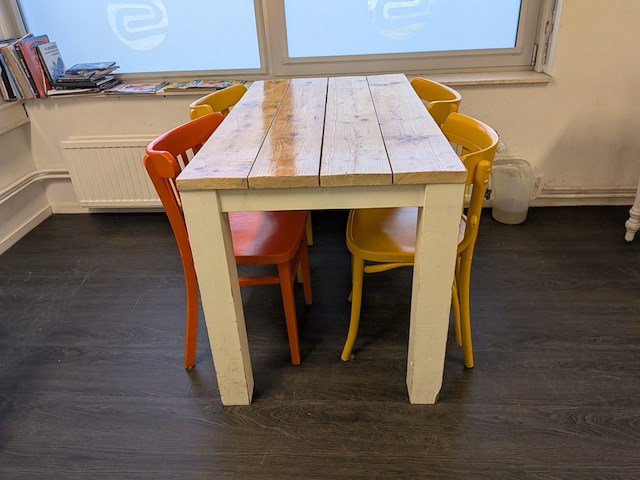 6x houten kantinetafel en 11x stoel - afbeelding 6 van  8