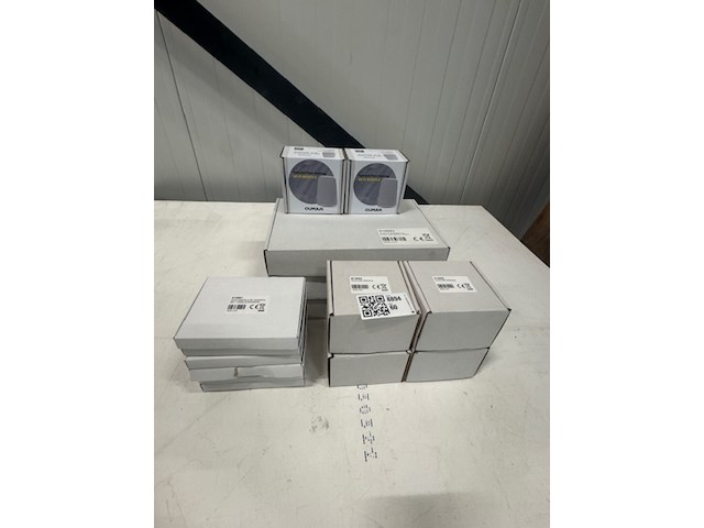 6x kamerthermostaat, 2x zonebalk en 4x wifi module hyco, 04-00083 - afbeelding 1 van  11