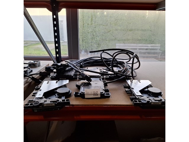 6x micro-omvormer en 8x kabel enphase, iq8mc - afbeelding 1 van  8
