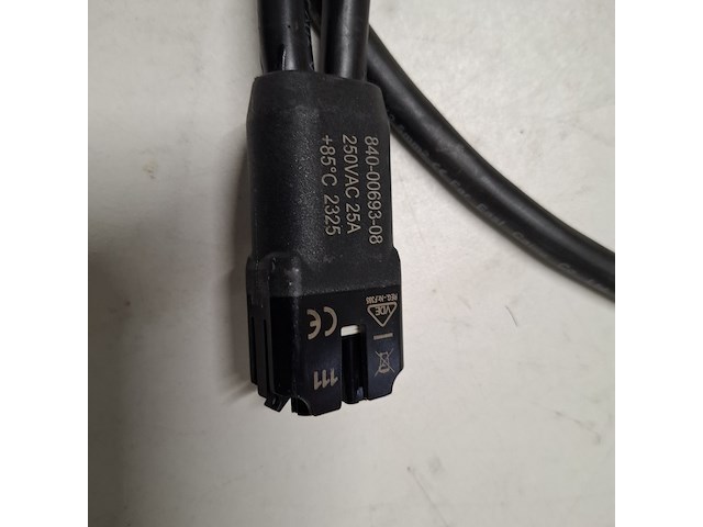 6x micro-omvormer en 8x kabel enphase, iq8mc - afbeelding 7 van  8