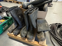 6x paar laarzen en regenpakken, o.a. dunlop - afbeelding 1 van  3