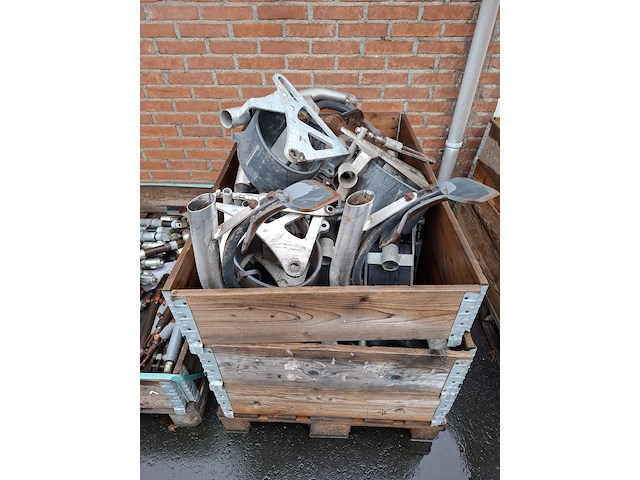 6x pallet diverse bemester elementen - afbeelding 14 van  23