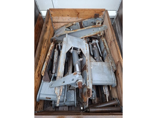 6x pallet diverse bemester elementen - afbeelding 17 van  23