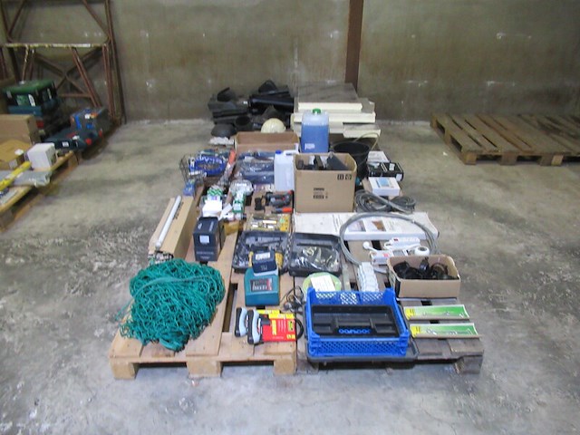 6x pallets met diversen - afbeelding 1 van  12