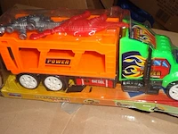 6x powertruck met dino's