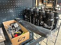 6x sanitair en badkameraccessoires - afbeelding 5 van  24