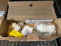 6x sanitair en badkameraccessoires - afbeelding 1 van  24