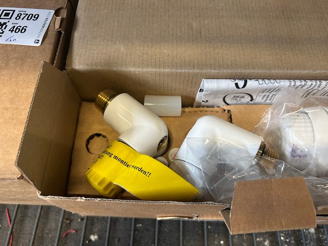 6x sanitair en badkameraccessoires - afbeelding 12 van  24
