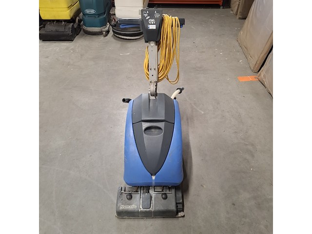 6x schrobzuigmachine karcher, numatic, tennant en hako - afbeelding 4 van  38