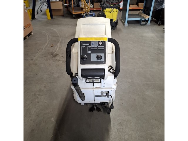 6x schrobzuigmachine karcher, numatic, tennant en hako - afbeelding 8 van  38