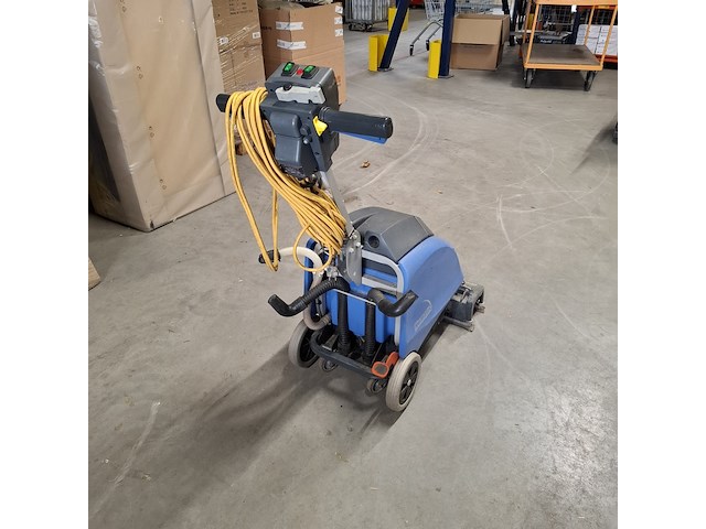 6x schrobzuigmachine karcher, numatic, tennant en hako - afbeelding 38 van  38