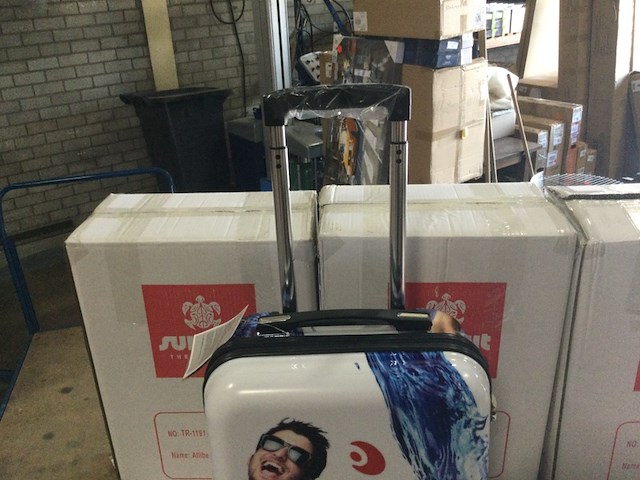 6x trolley koffers suitsuit, wit met afbeelding, bouwjaar 37 x 20 cm - afbeelding 4 van  6
