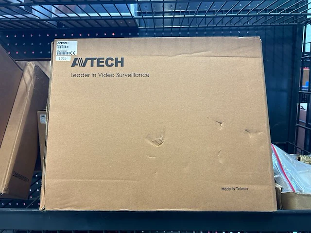 6x video-surveillance apparatuur, 1x messing deurbeslag w.o. avtech - afbeelding 3 van  8