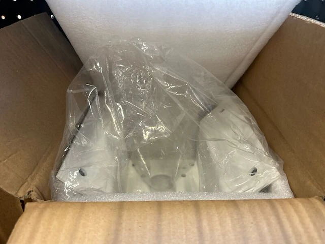 6x video-surveillance apparatuur, 1x messing deurbeslag w.o. avtech - afbeelding 7 van  8