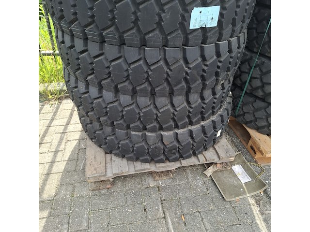 6x vrachtwagenband, goodyear, offroad ord - afbeelding 2 van  7
