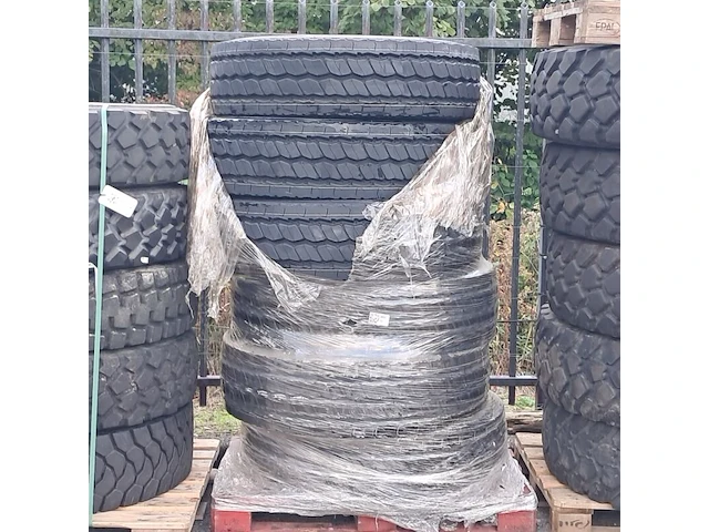 6x vrachtwagenband, o.a michelin, o.a x works - afbeelding 1 van  5
