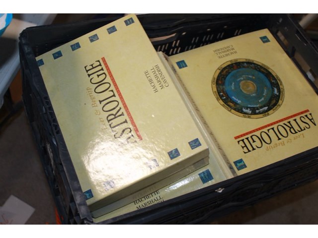 7 delige astroligie boekken mappen spel - afbeelding 4 van  5