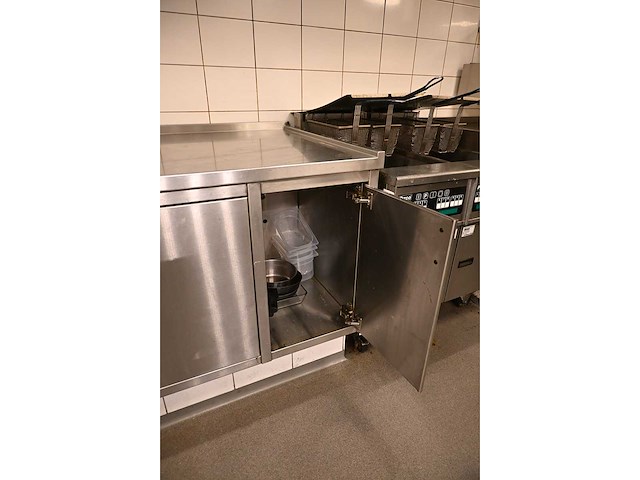 7-deurs rvs werkmeubel - afbeelding 7 van  7