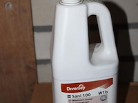 7 flessen reiniger diversey. ca. 13 liter. - afbeelding 2 van  2