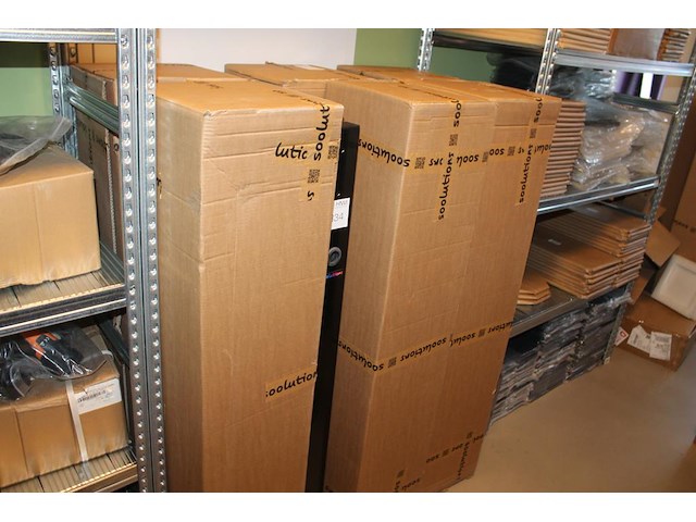 7 laadpalen met hoogte 130 cm. - afbeelding 1 van  3