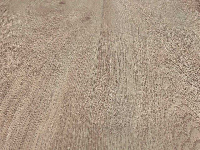 7 m2 laminaat extra brede plank - 1285 x 327 x 8 mm - afbeelding 1 van  3