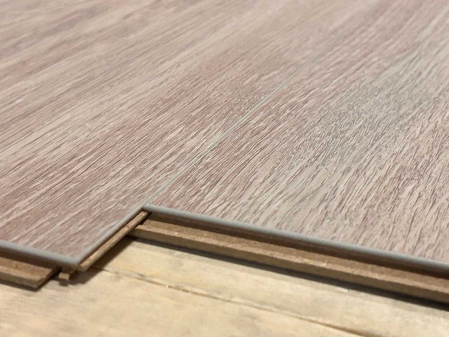 7 m2 laminaat extra brede plank - 1285 x 327 x 8 mm - afbeelding 2 van  3