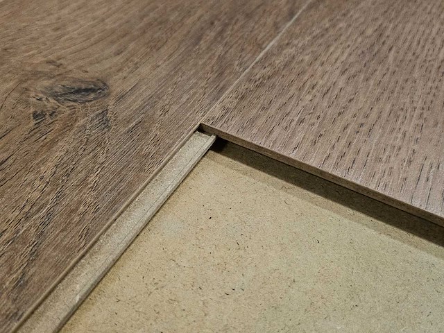 7 m2 laminaat visgraat - 665 x 133 x 8 mm - afbeelding 2 van  3