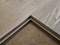 7 m2 visgraat laminaat - 628 x 157 x 10 mm - afbeelding 2 van  3