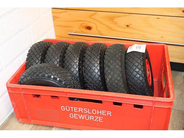 7 platenwagen banden in kunststof krat. maatvoering 3.00-4(260x85) - afbeelding 1 van  2