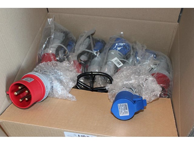 7 verloopkabels cee32 rood naar 230v blauw. - afbeelding 1 van  2