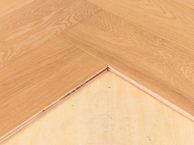 70 m2 parket eiken visgraat mutliplank - 700 x 140 x 15 mm - afbeelding 2 van  4