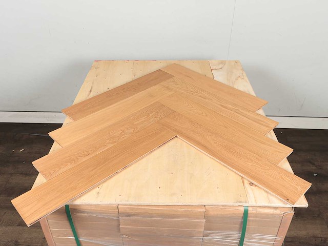 70 m2 parket eiken visgraat mutliplank - 700 x 140 x 15 mm - afbeelding 3 van  4