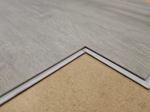 70 m2 pvc spc click plank - 820 x 228 x 4 mm - afbeelding 1 van  1