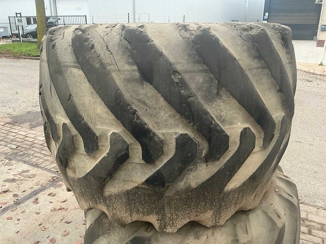 700/45-22.5 bandenset op 10 gaats velg voor graafmachine - afbeelding 3 van  17