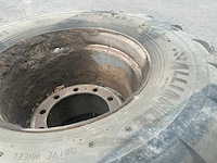 700/45-22.5 bandenset op 10 gaats velg voor graafmachine - afbeelding 8 van  17