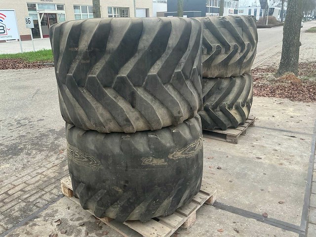 700/45-22.5 bandenset op 10 gaats velg voor graafmachine - afbeelding 10 van  17