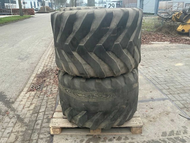 700/45-22.5 bandenset op 10 gaats velg voor graafmachine - afbeelding 11 van  17