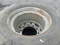 700/45-22.5 bandenset op 10 gaats velg voor graafmachine - afbeelding 16 van  17