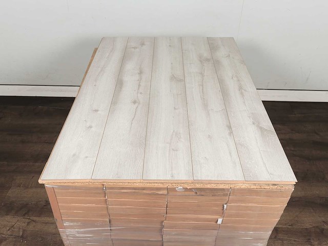 74 m2 laminaat plank - 1383 x 193 x 10 mm - afbeelding 3 van  4