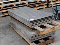 75 aluminium platen met afmeting 65 x 150 cm en dikte 5 mm op 2 pallets. - afbeelding 2 van  2