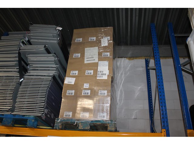 75 lolly torens chupa chups. 75x 200 stuks. tht 5-27. - afbeelding 1 van  3