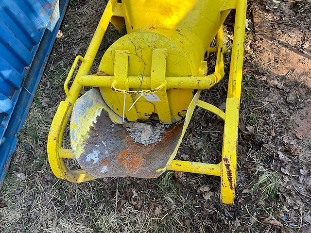 750l betonkubel - afbeelding 3 van  4