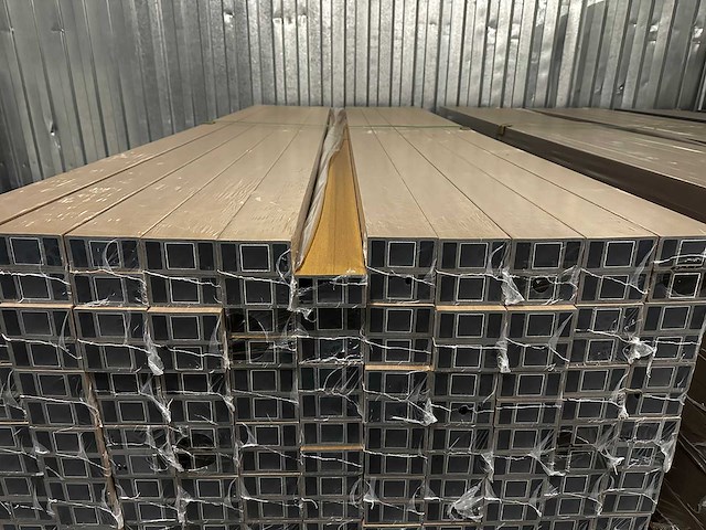 76x eiken composiet lamellen / composiet roomdivider - 300 cm lang - afbeelding 2 van  5