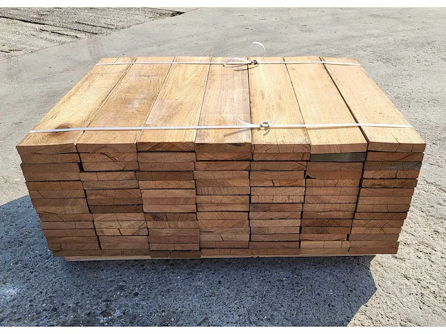 78 x guyana teak planken 25 x 140mm , lengte 65 cm - afbeelding 1 van  3