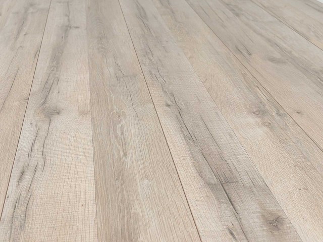 79 m2 laminaat plank - 1383 x 193 x 8 mm - afbeelding 1 van  4