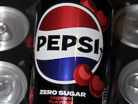 7up lemon & lime. 34 trays a 24 blikken 0,33l. totaal 816 blikken. tht 4-26. bod is inclusief 122 euro stat... - afbeelding 2 van  2