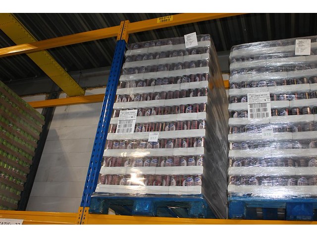 7up lemon & lime zero. 120 trays a 24 blikken 0,33l. totaal 2880 blikken. tht 2-26. bod is inclusief 432 eu... - afbeelding 1 van  2